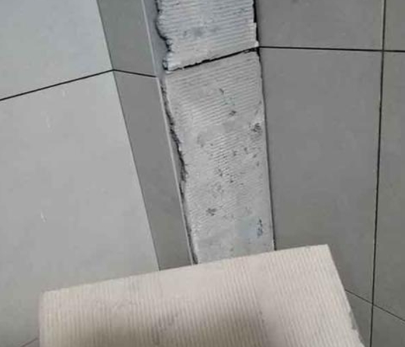 姚安瓷砖空鼓维修公司分享下厨房瓷砖脱落的补救措施。